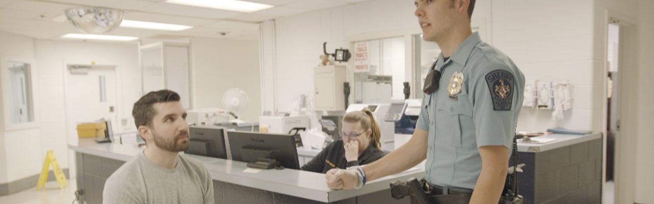 correctional-officer-screening-offender
